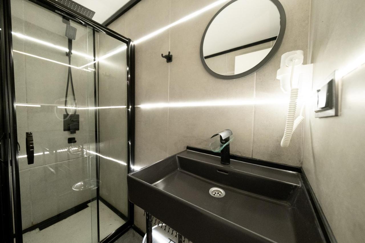 Frame Hotel & Suites อิสตันบูล ภายนอก รูปภาพ